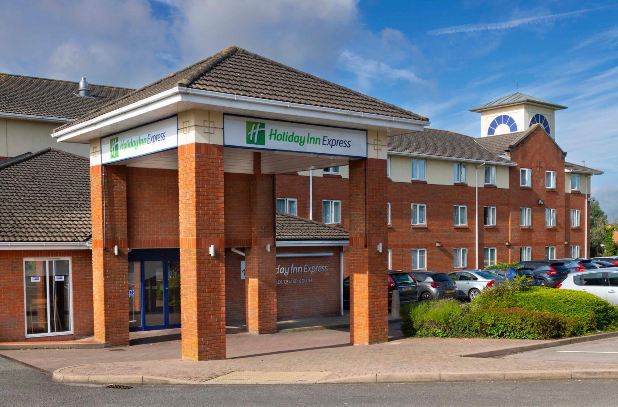 Holiday Inn Express Gloucester - South, An Ihg Hotel Bagian luar foto