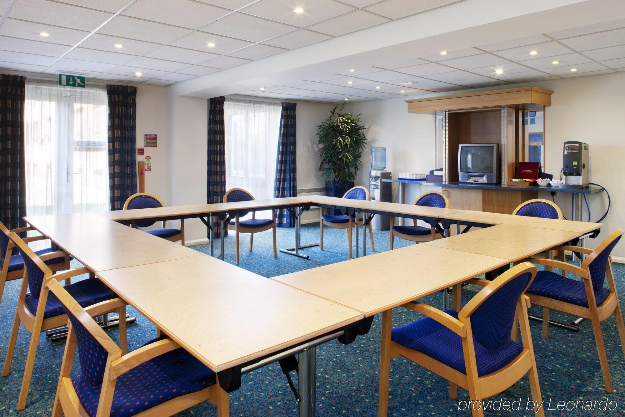 Holiday Inn Express Gloucester - South, An Ihg Hotel Bagian luar foto