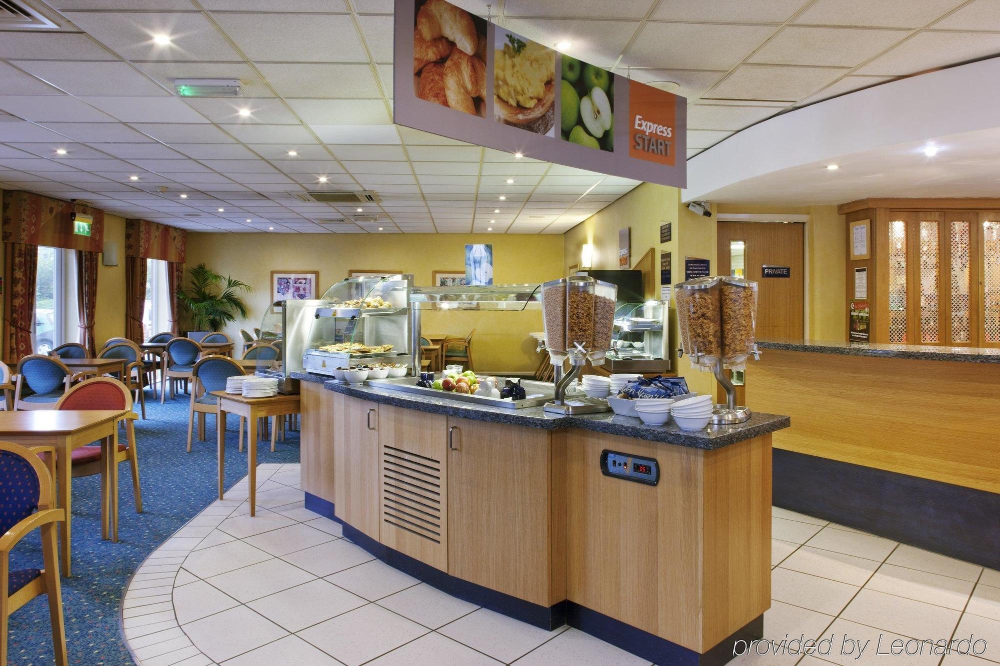 Holiday Inn Express Gloucester - South, An Ihg Hotel Bagian luar foto