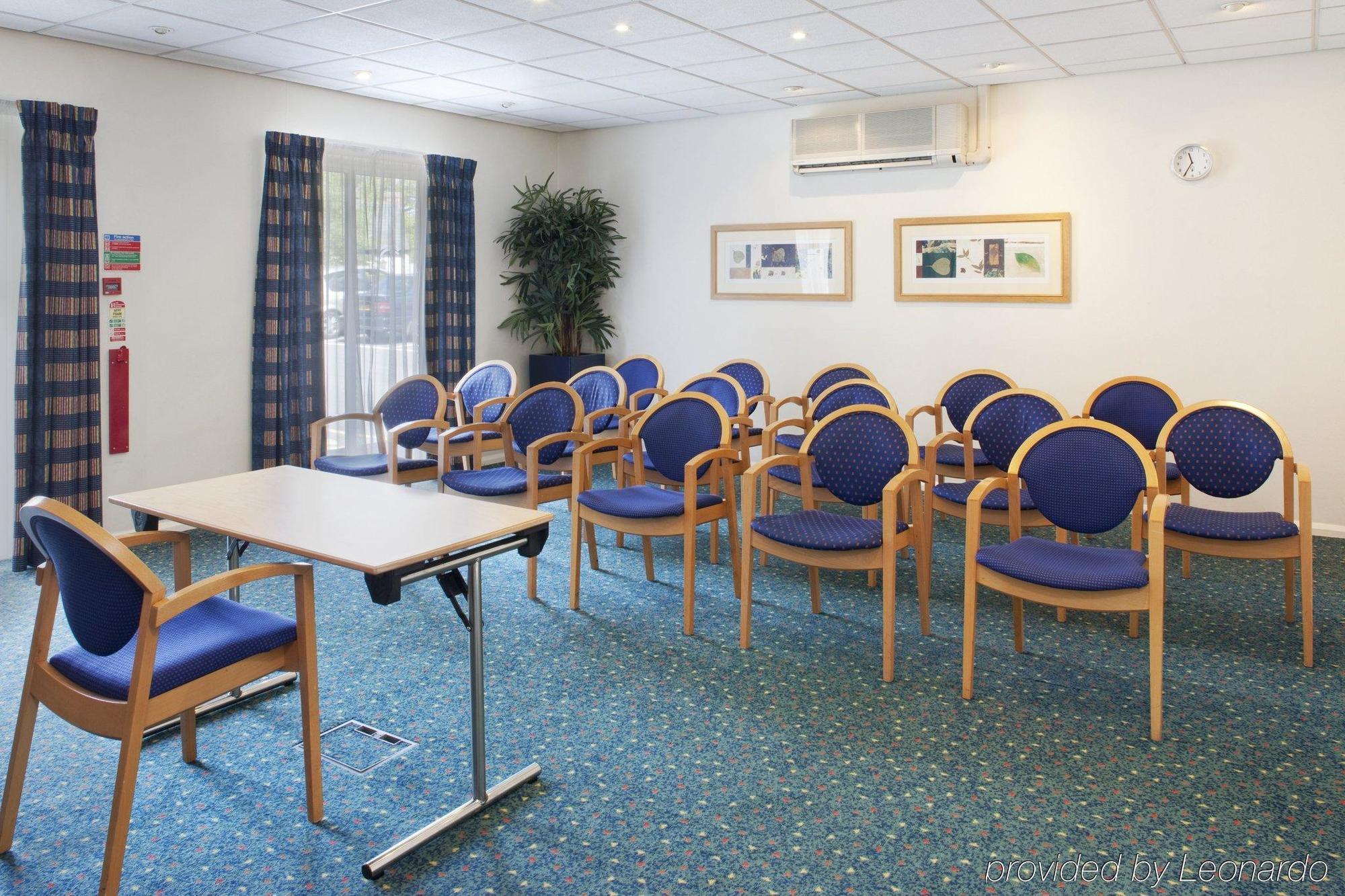 Holiday Inn Express Gloucester - South, An Ihg Hotel Bagian luar foto