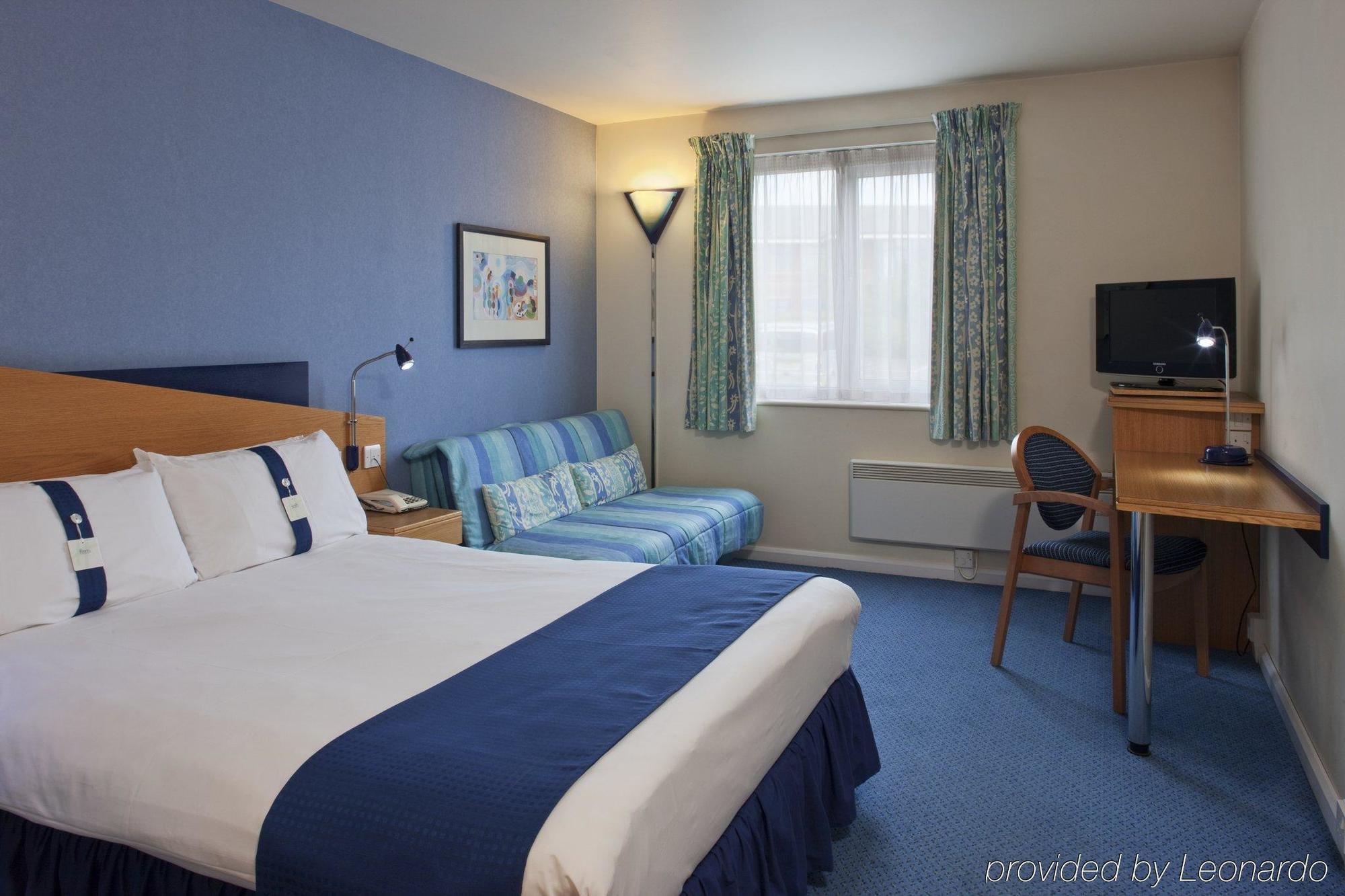 Holiday Inn Express Gloucester - South, An Ihg Hotel Bagian luar foto