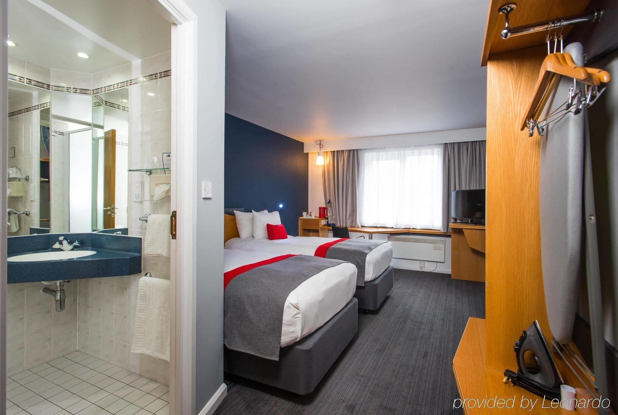 Holiday Inn Express Gloucester - South, An Ihg Hotel Bagian luar foto