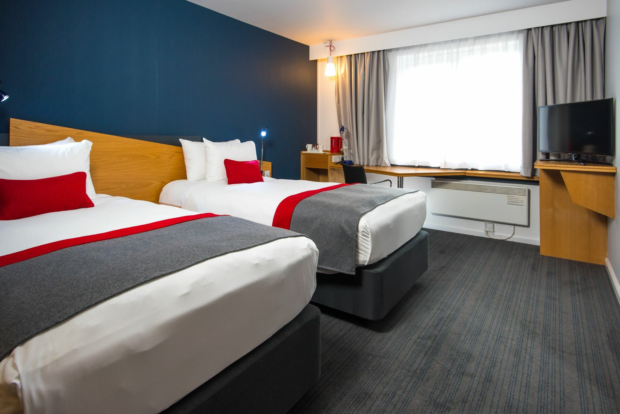 Holiday Inn Express Gloucester - South, An Ihg Hotel Bagian luar foto