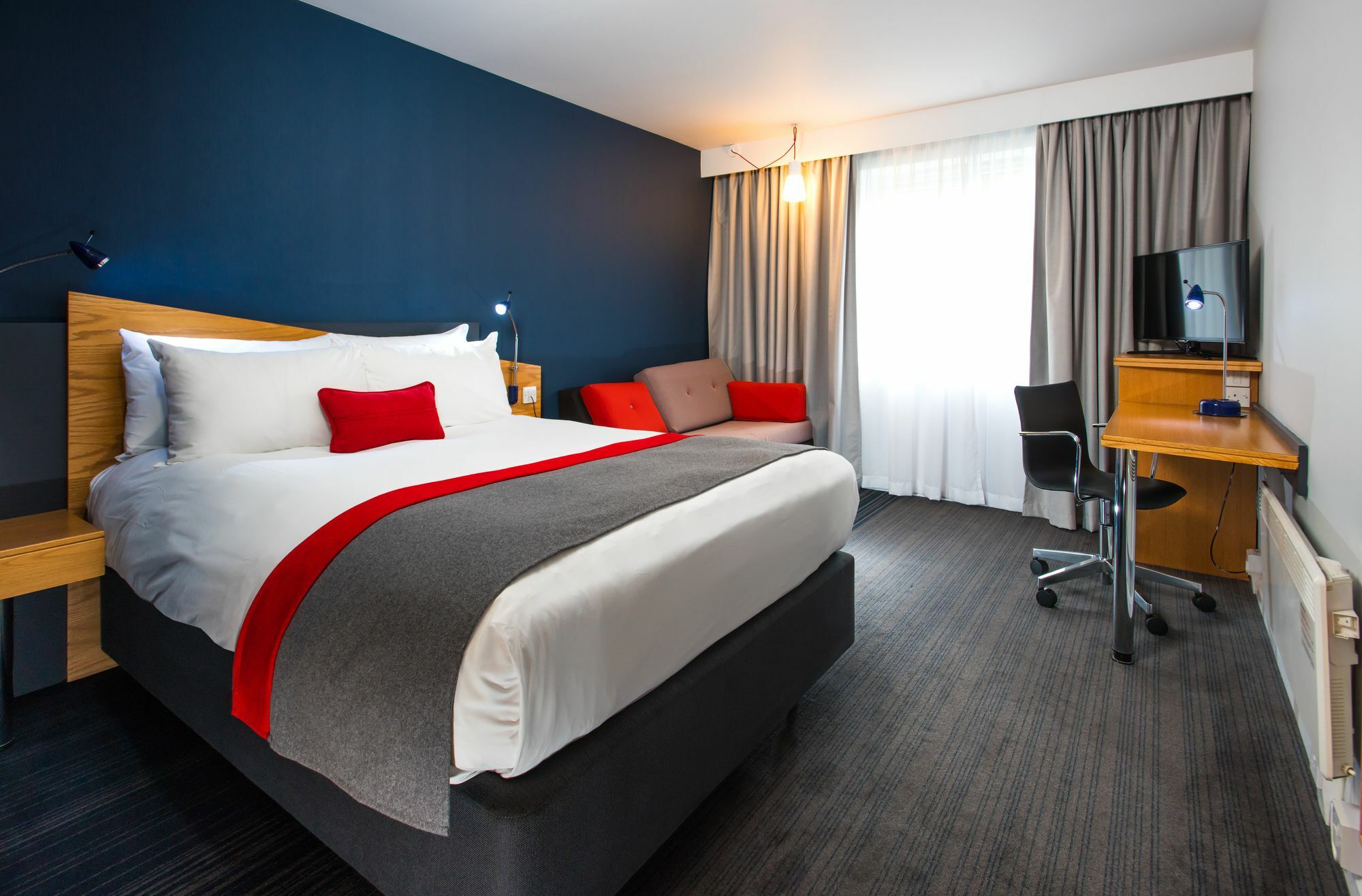 Holiday Inn Express Gloucester - South, An Ihg Hotel Bagian luar foto