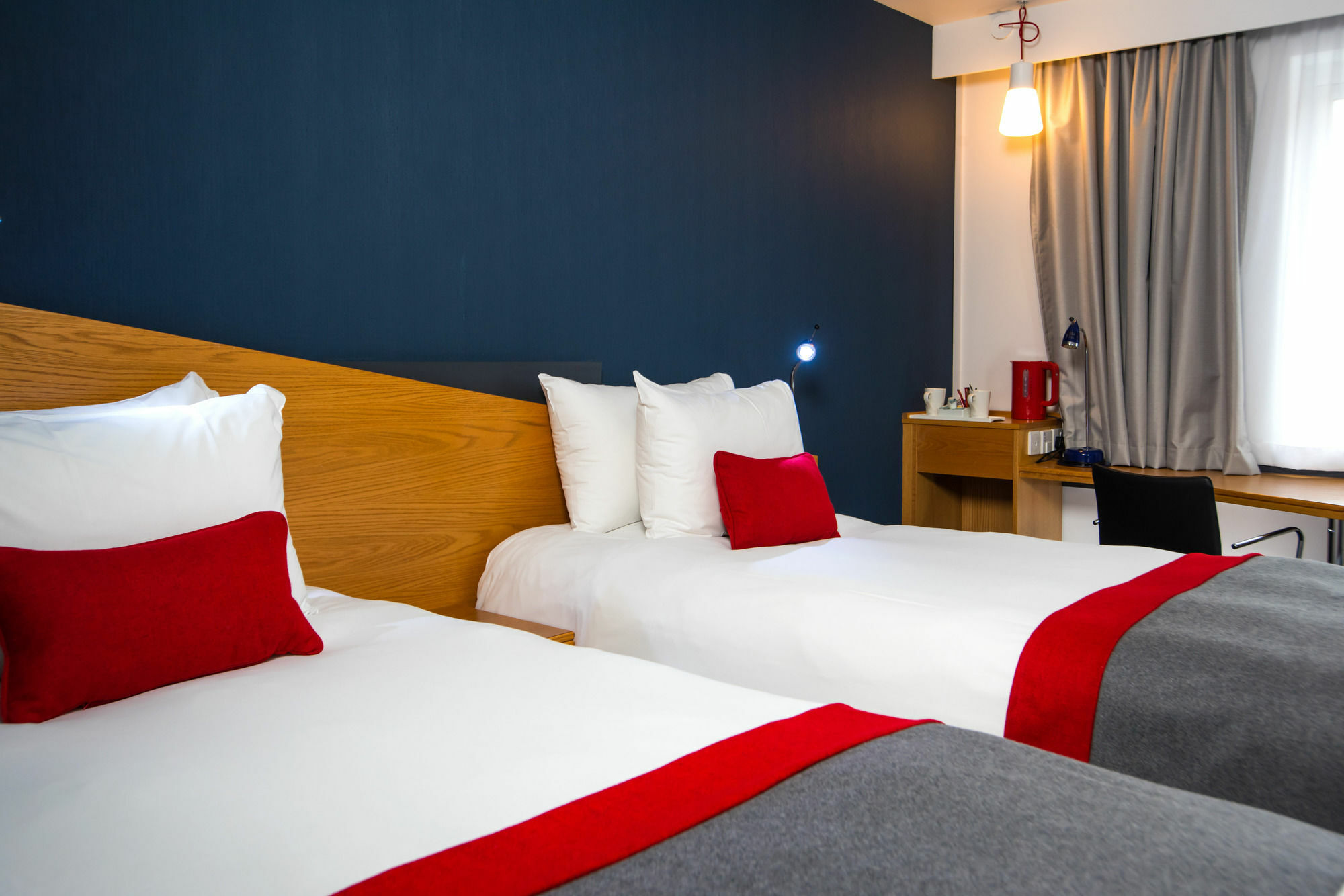 Holiday Inn Express Gloucester - South, An Ihg Hotel Bagian luar foto