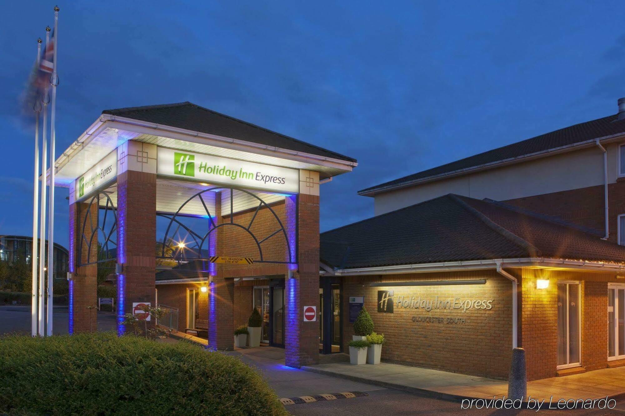 Holiday Inn Express Gloucester - South, An Ihg Hotel Bagian luar foto